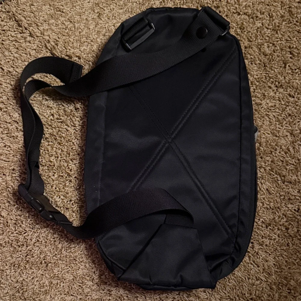Timbuk2 Black Vapor Sling Crossbody Bag - Picture 6 of 8